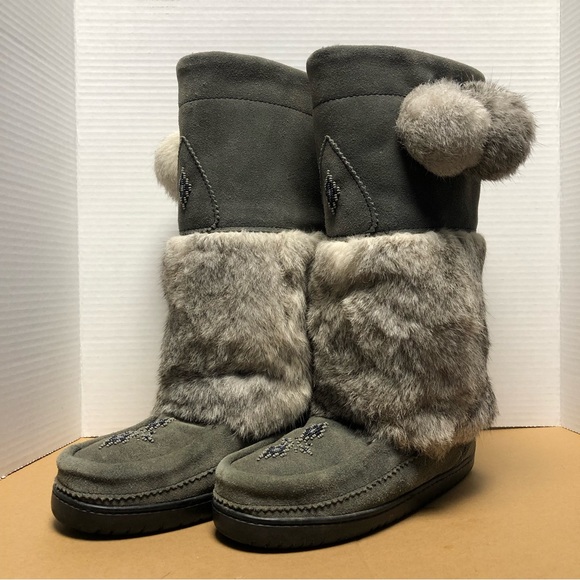 MANITOBAH MUKLUKS Snowy Owl Fur and Suede Beaded Winter Boots in Grey - Size 6 - Picture 9 of 16